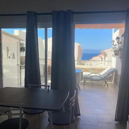 Turrini With Sea View Terrace אדחה
